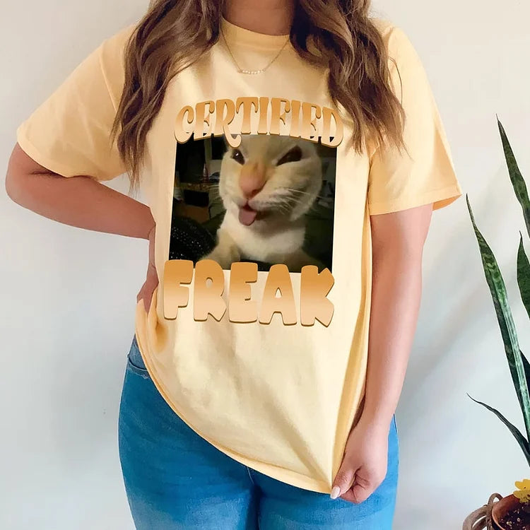 Camiseta Vintage Personalizada com Certificado Freak Cat | Camiseta Engraçada com Humor para Animais de Estimação
