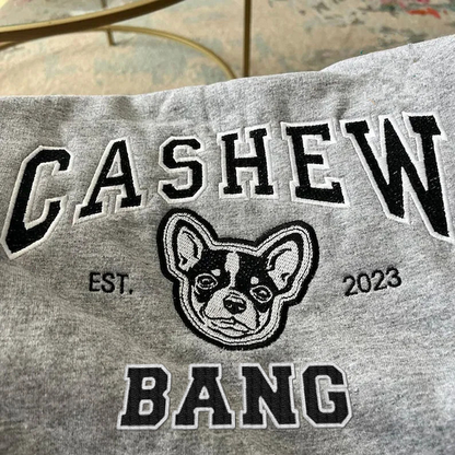 Camiseta e Moletom Personalizado In My Dog Mom Era | Nome e Rosto do Pet Estilo College