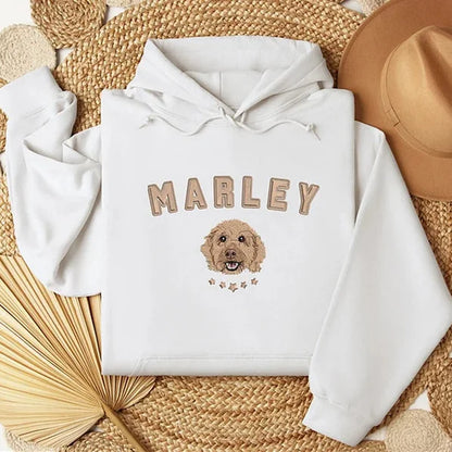 Moletom Pet Bordado com Nome Personalizado | Rosto do Seu Pet no Peito Detalhe com Nome na Manga
