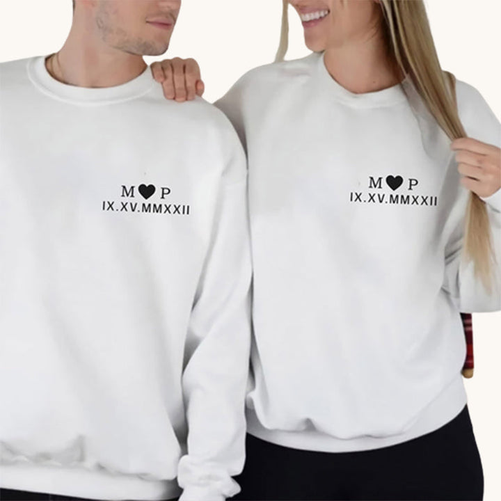 Suéter Personalizado com Iniciais e Numerais Romanos