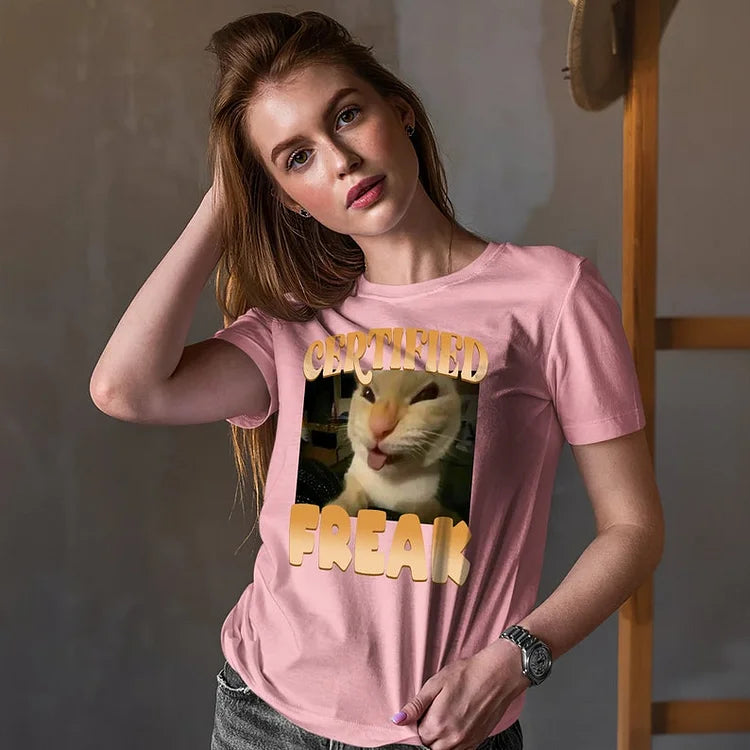 Camiseta Vintage Personalizada com Certificado Freak Cat | Camiseta Engraçada com Humor para Animais de Estimação