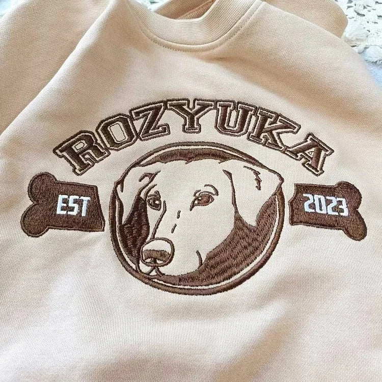 Camiseta e Moletom com a Foto do seu Dog Bordado com Nome | Para os Donos Mais Orgulhosos