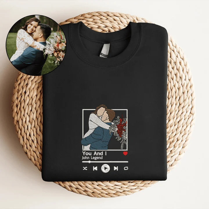 Camisa Personalizada com sua Foto e Música Favorita | Transforme Sua Foto em Amor Bordado